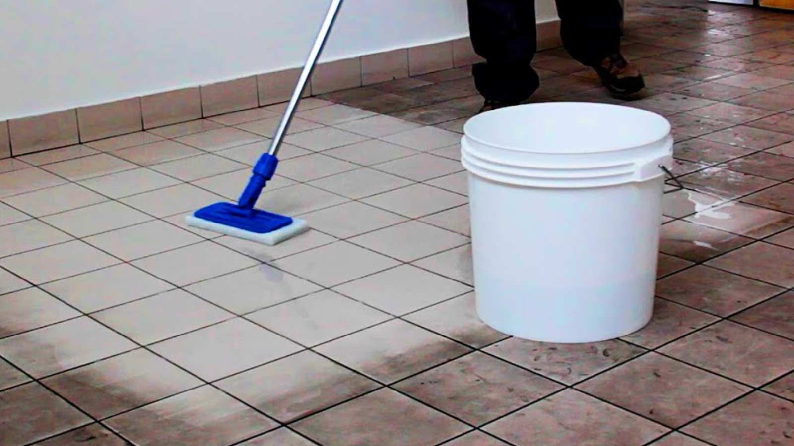 How to Clean Home Tiles and Grout Using Salt, Baking Soda, and Simple Household Items